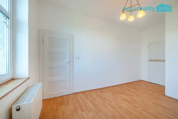 Prodej bytu 2+kk, Cheb, Vančurova, 48 m2