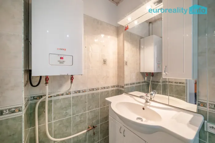 Prodej bytu 2+kk, Cheb, Vančurova, 48 m2