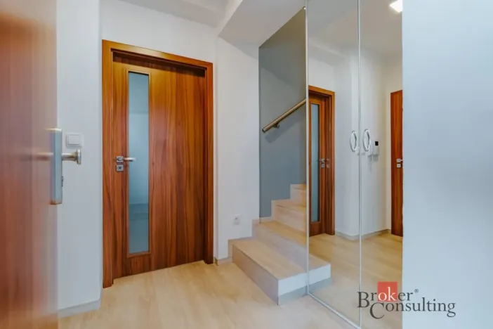 Pronájem bytu 3+1, Jihlava, Věžní, 101 m2