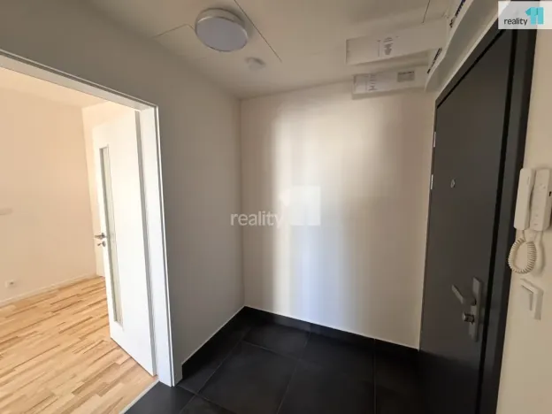 Pronájem bytu 1+kk, Dobřichovice, Pražská, 34 m2
