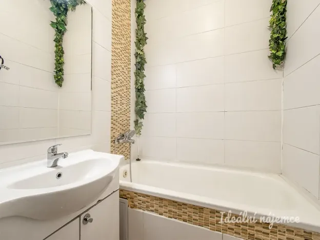 Pronájem bytu 2+1, Praha, Nad úžlabinou, 54 m2
