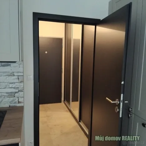 Pronájem bytu 1+kk, Praha - Vysočany, Gerstelova, 34 m2