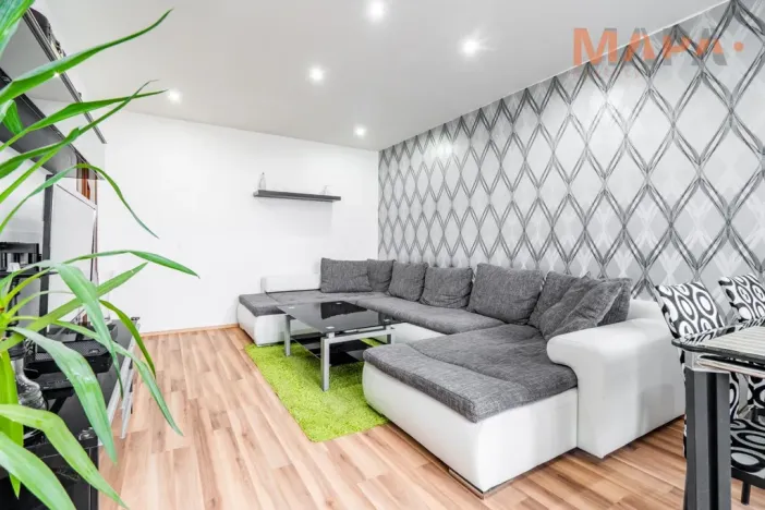 Pronájem bytu 2+1, Chomutov, Blatenská, 54 m2
