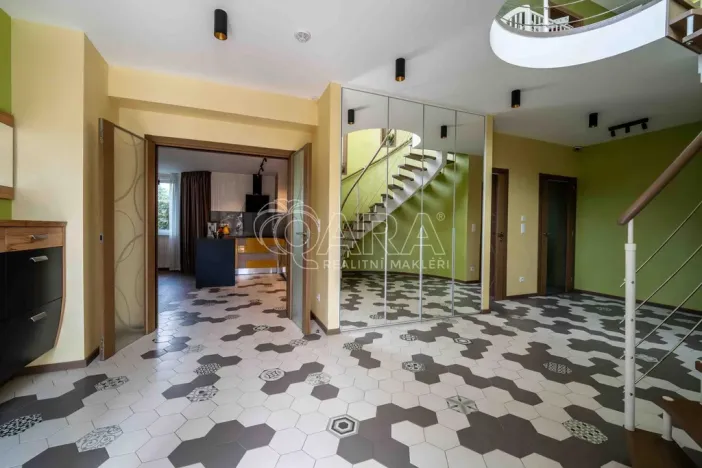 Prodej rodinného domu, Jesenice, Borová, 280 m2