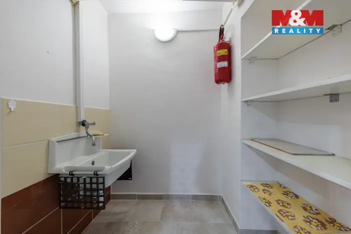Prodej obchodního prostoru, Karlovy Vary - Drahovice, Vítězná, 147 m2