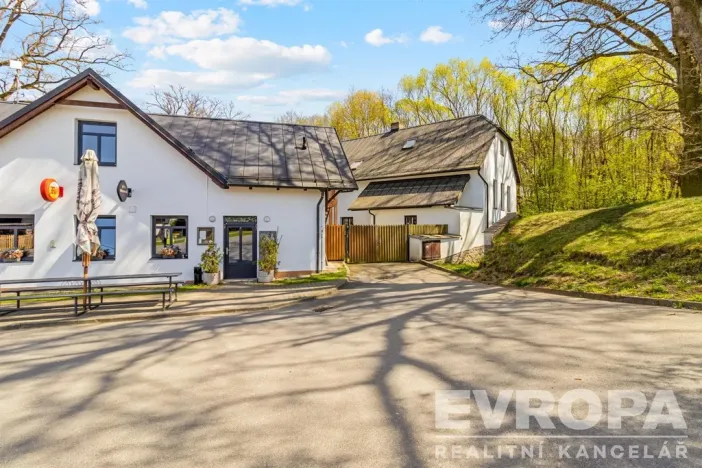 Pronájem komerční nemovitosti, Okrouhlička, 572 m2