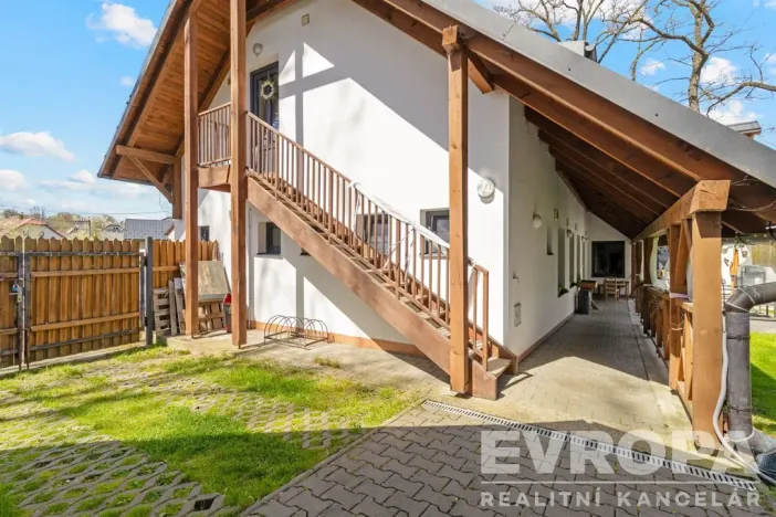 Pronájem komerční nemovitosti, Okrouhlička, 572 m2