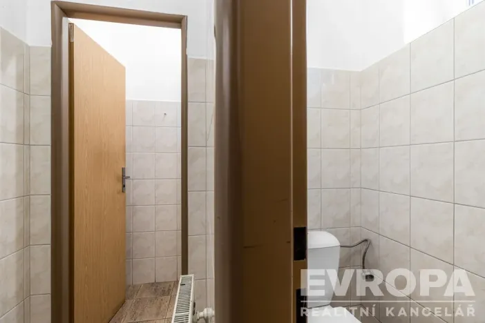 Pronájem komerční nemovitosti, Okrouhlička, 572 m2