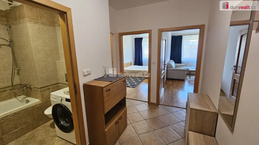 Pronájem bytu 1+1, Praha - Vysočany, Pešlova, 52 m2