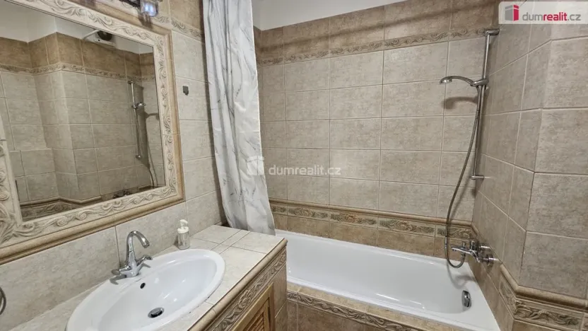 Pronájem bytu 1+1, Praha - Vysočany, Pešlova, 52 m2