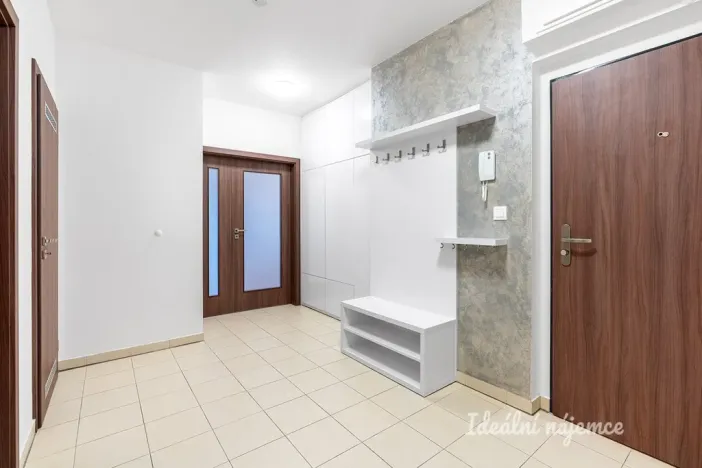 Pronájem bytu 2+kk, Praha - Modřany, K Vystrkovu, 71 m2