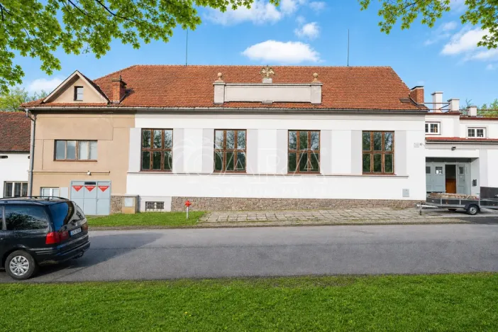 Pronájem komerční nemovitosti, Hostomice, Tyršovo náměstí, 290 m2