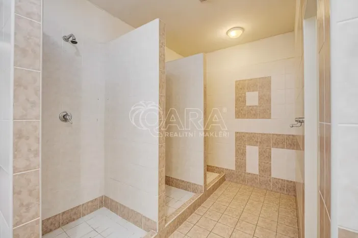 Pronájem komerční nemovitosti, Hostomice, Tyršovo náměstí, 290 m2