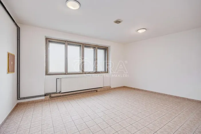 Pronájem komerční nemovitosti, Hostomice, Tyršovo náměstí, 290 m2