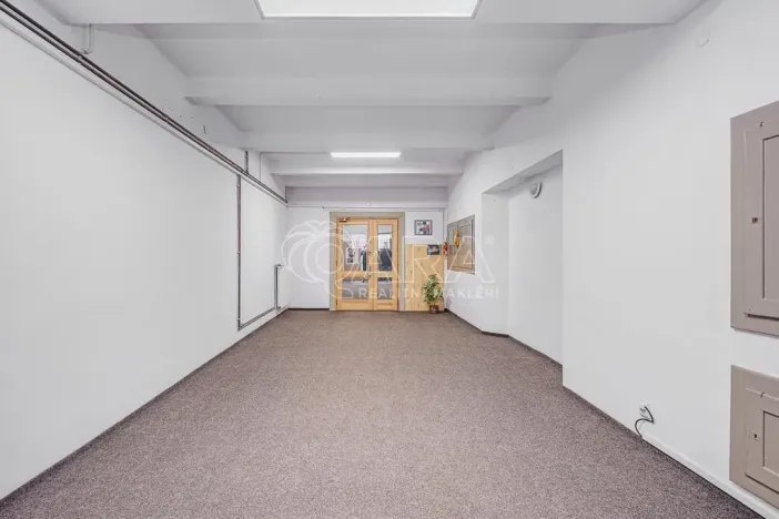 Pronájem komerční nemovitosti, Hostomice, Tyršovo náměstí, 290 m2