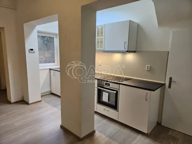 Pronájem komerční nemovitosti, Hostomice, Tyršovo náměstí, 290 m2