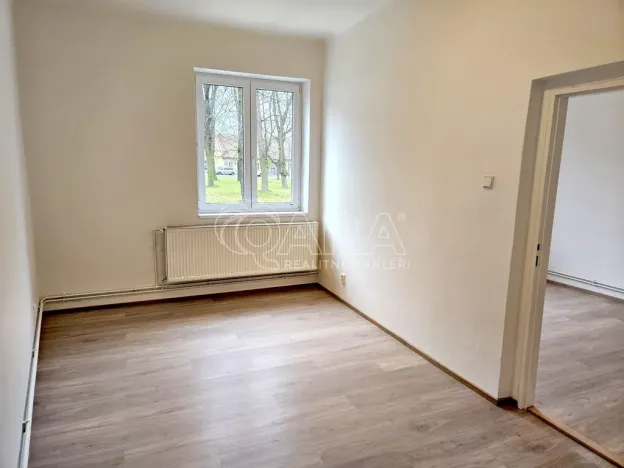 Pronájem komerční nemovitosti, Hostomice, Tyršovo náměstí, 290 m2