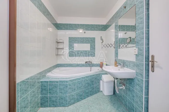 Pronájem komerční nemovitosti, Hostomice, Tyršovo náměstí, 290 m2