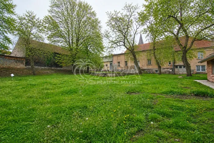 Pronájem komerční nemovitosti, Hostomice, Tyršovo náměstí, 290 m2