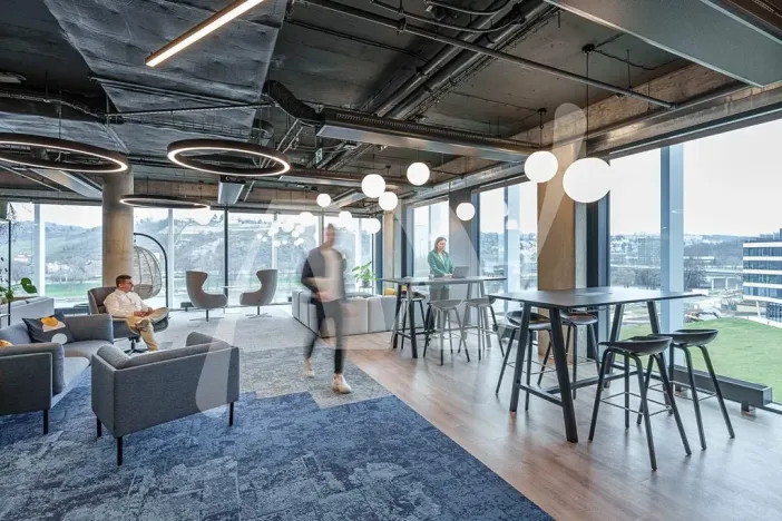 Pronájem kanceláře, Praha - Holešovice, Pod dráhou, 700 m2