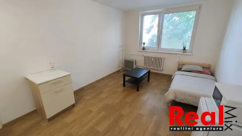 Pronájem bytu 1+kk, Brno - Komín, Součkova, 28 m2