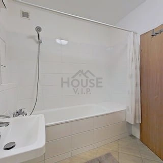 Pronájem bytu 4+kk, Praha - Vysočany, Jana Přibíka, 99 m2