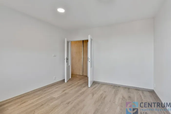 Pronájem bytu 3+1, Praha - Strašnice, Křenická, 68 m2