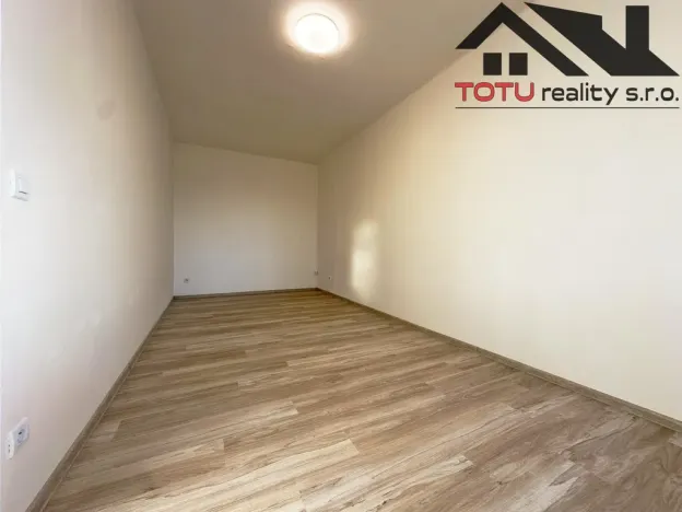 Pronájem bytu 1+1, Jaroměř, Lužická, 42 m2