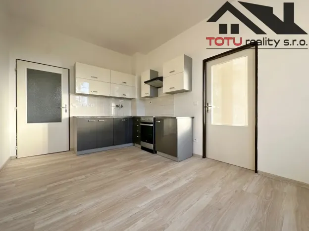 Pronájem bytu 1+1, Jaroměř, Lužická, 42 m2