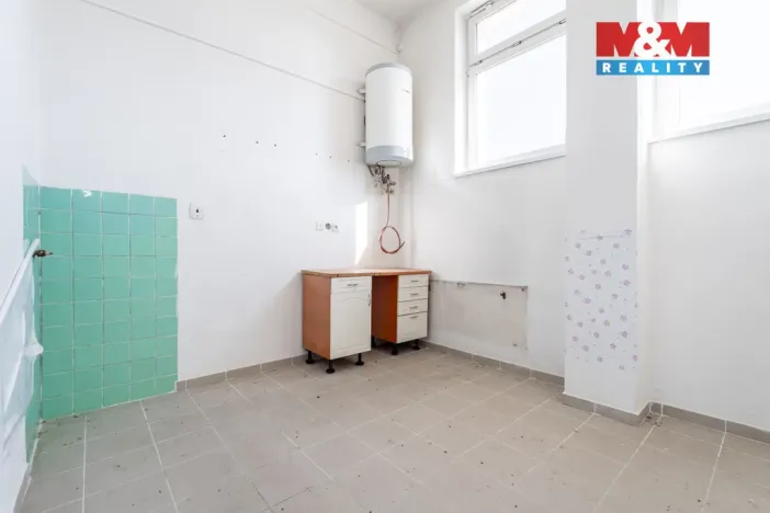 Prodej obchodního prostoru, Žďár nad Sázavou, nám. Republiky, 500 m2