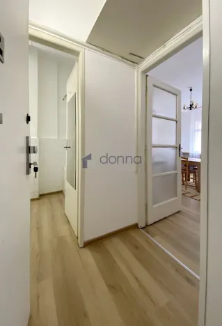 Pronájem bytu 1+kk, Praha, Slezská, 29 m2