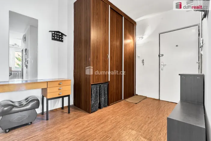 Prodej bytu 2+1, Karlovy Vary - Doubí, Modenská, 60 m2