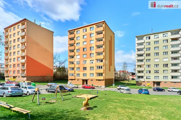 Prodej bytu 2+1, Karlovy Vary - Doubí, Modenská, 60 m2