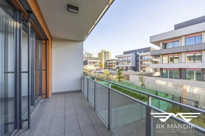Pronájem bytu 1+kk, Praha - Střížkov, Roudnická, 36 m2