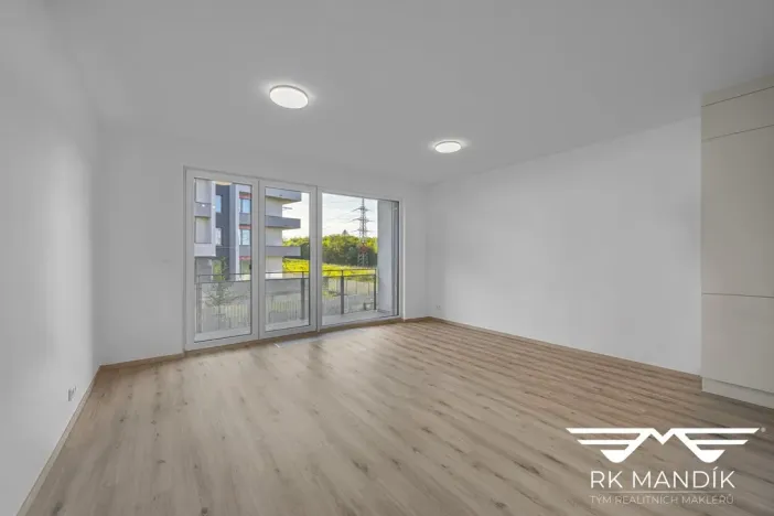 Pronájem bytu 1+kk, Praha - Střížkov, Roudnická, 36 m2