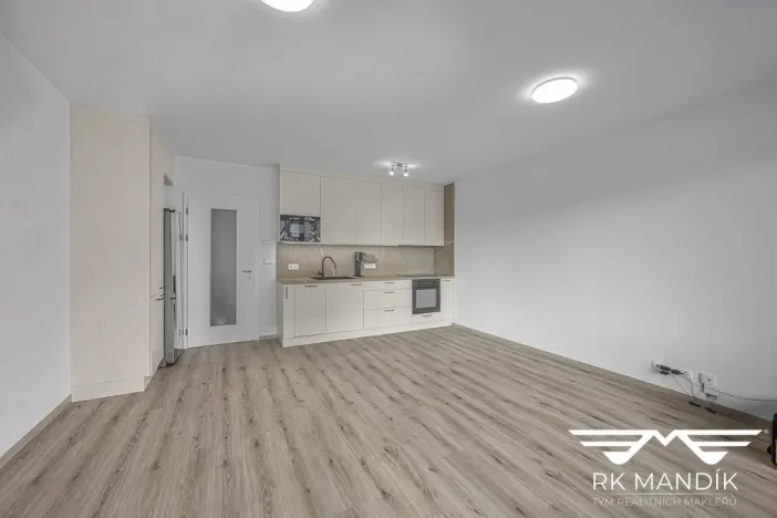 Pronájem bytu 1+kk, Praha - Střížkov, Roudnická, 36 m2