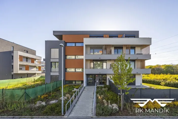 Pronájem bytu 1+kk, Praha - Střížkov, Roudnická, 36 m2