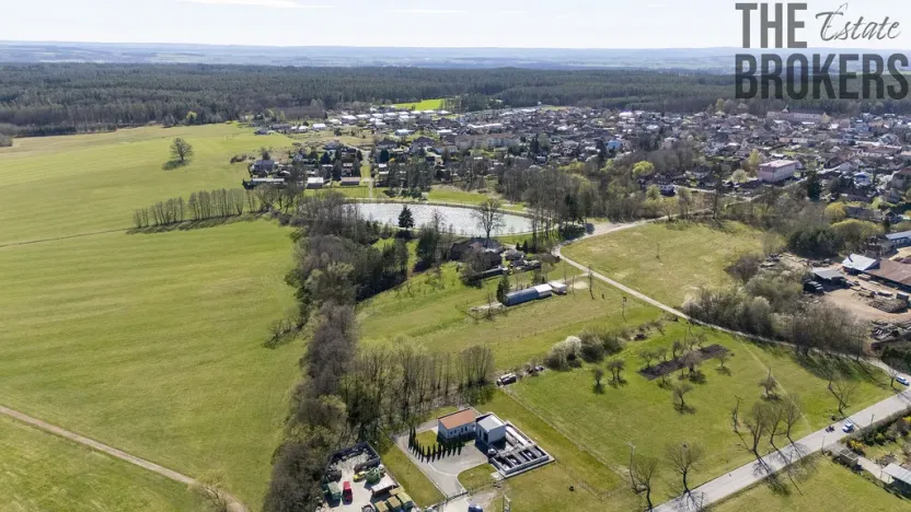 Prodej komerčního pozemku, Horní Jelení, 25556 m2