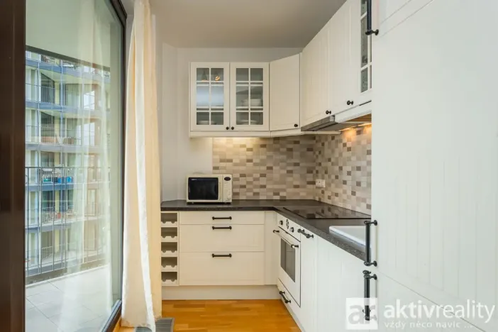Pronájem bytu 1+kk, Praha - Žižkov, Pitterova, 38 m2