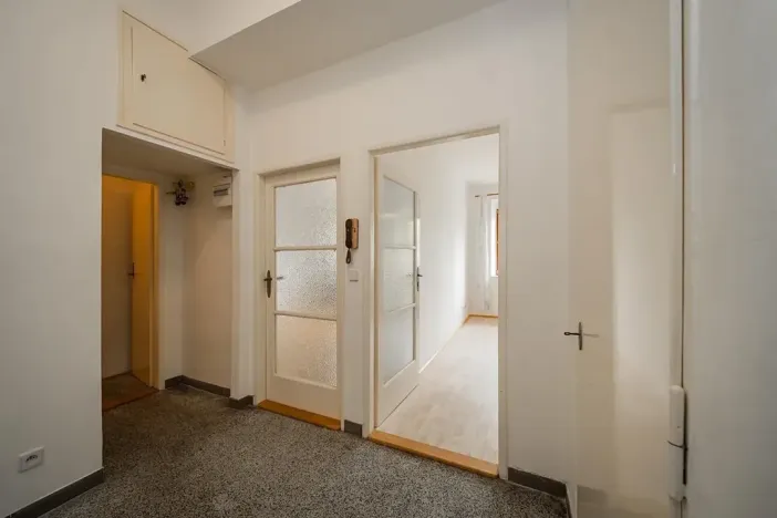 Pronájem bytu 1+1, Praha - Vršovice, Volyňská, 49 m2