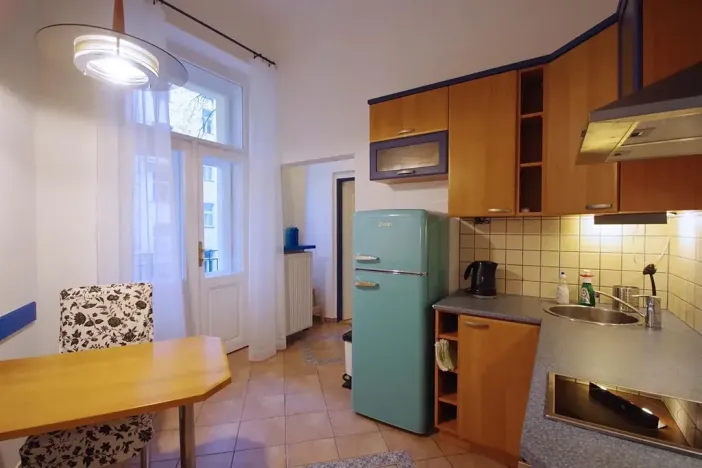 Pronájem bytu 1+1, Praha - Vinohrady, Polská, 45 m2