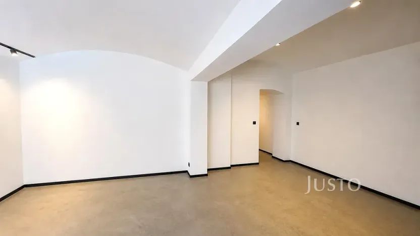 Pronájem obchodního prostoru, Písek, Žižkova třída, 42 m2
