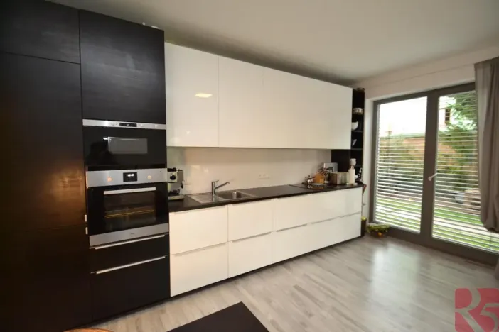 Pronájem bytu 1+kk, Praha - Dolní Měcholupy, Čs. tankistů, 50 m2