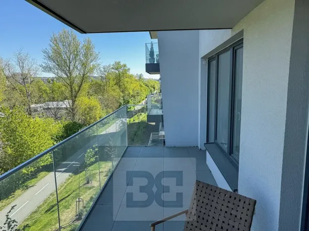 Pronájem bytu 2+kk, Praha - Vysočany, Pod Harfou, 56 m2