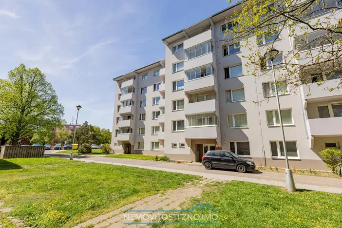 Prodej bytu 3+1, Znojmo, Dukelských bojovníků, 71 m2
