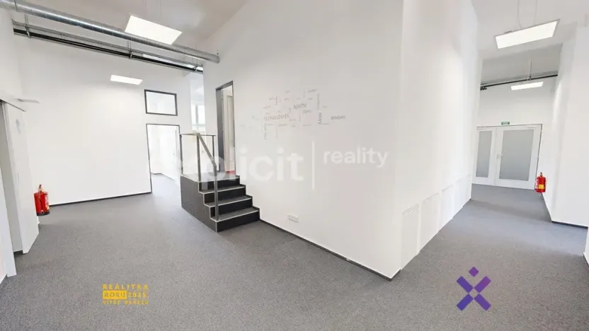 Pronájem kanceláře, Zlín, Vavrečkova, 421 m2
