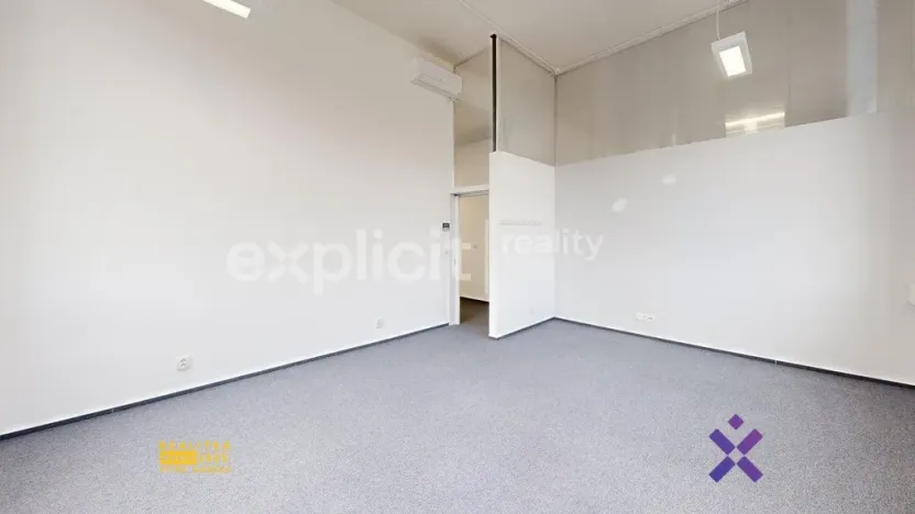 Pronájem kanceláře, Zlín, Vavrečkova, 421 m2