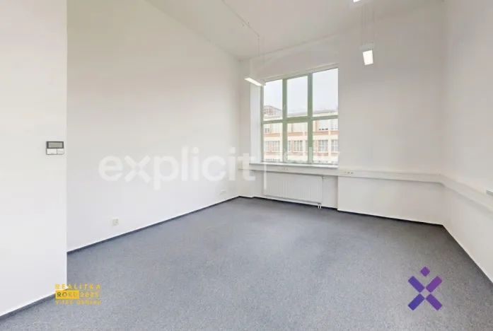 Pronájem kanceláře, Zlín, Vavrečkova, 421 m2