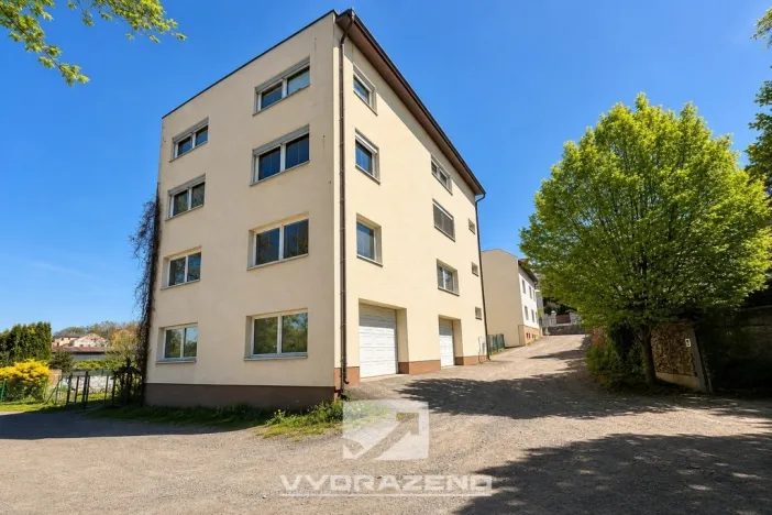 Prodej kanceláře, Mladá Boleslav - Mladá Boleslav IV, Ptácká, 1800 m2