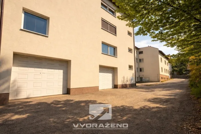 Prodej kanceláře, Mladá Boleslav - Mladá Boleslav IV, Ptácká, 1800 m2